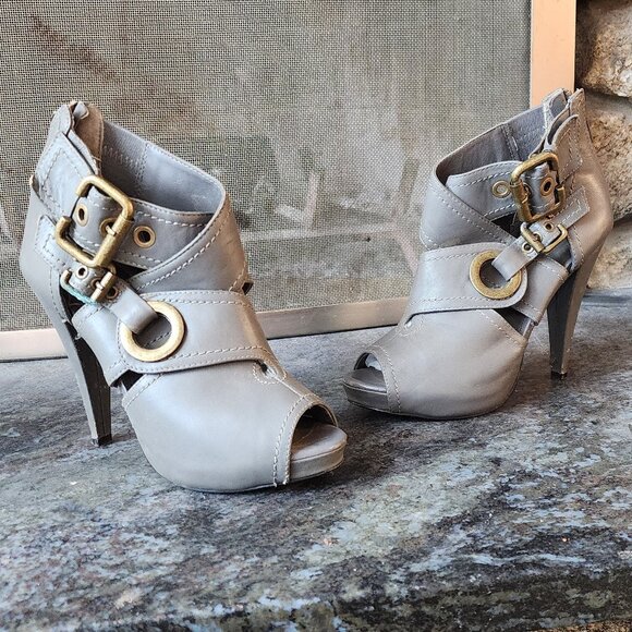 Aldo Gray Leather Zip-Up Spike Peep Toe Heels Size 36/5.5 - Picture 1 of 16